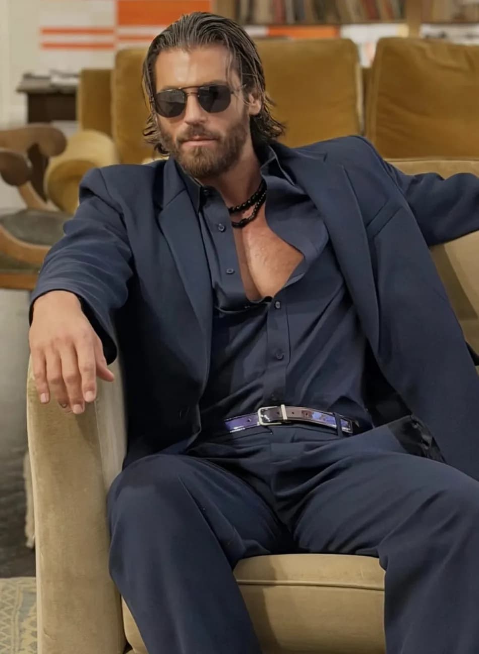 Can Yaman imaj değişikliğiyle gündem oldu