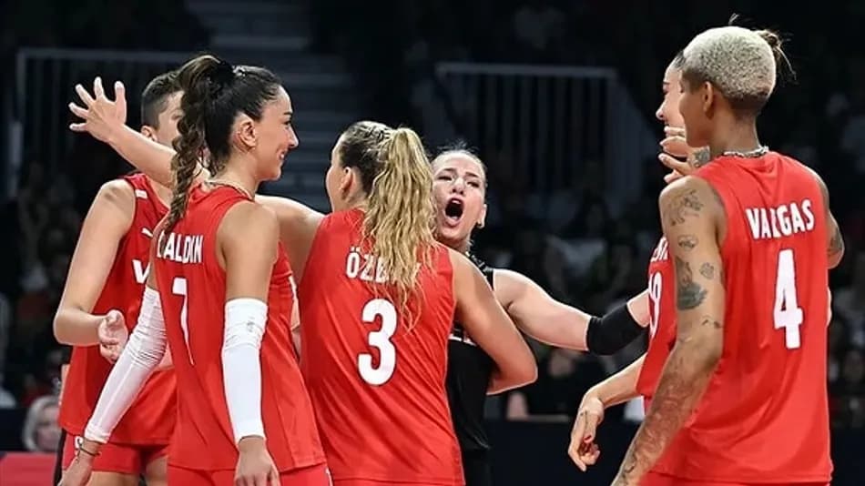 Filenin Sultanları Japonya’yı 3-1 yenerek VNL’de finale kaldı