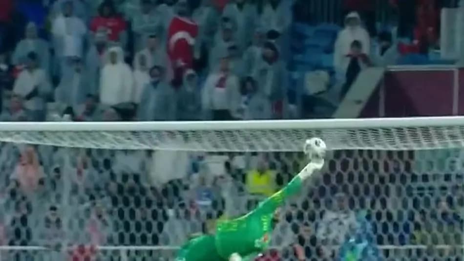 Uğurcan Çakır'ın kritik kurtarışları Dünya Kupası yolunda öne çıktı