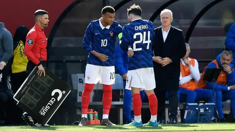 Fransa-Kolombiya maçında Mbappe’nin kaptanlık pazubandı tercihi gündem oldu