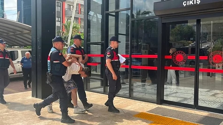 Antalya’da market soygunu ve araç kaçırma şüphelisi tutuklandı