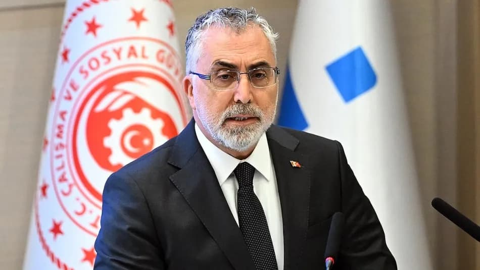 Vedat Işıkhan: Kurban Bayramı ikramiyesi 4 bin TL olarak ödenecek
