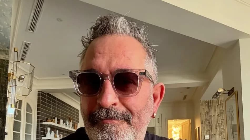 Cem Yılmaz’dan Yapay Zekalı Ester Van Geewasch Paylaşımı
