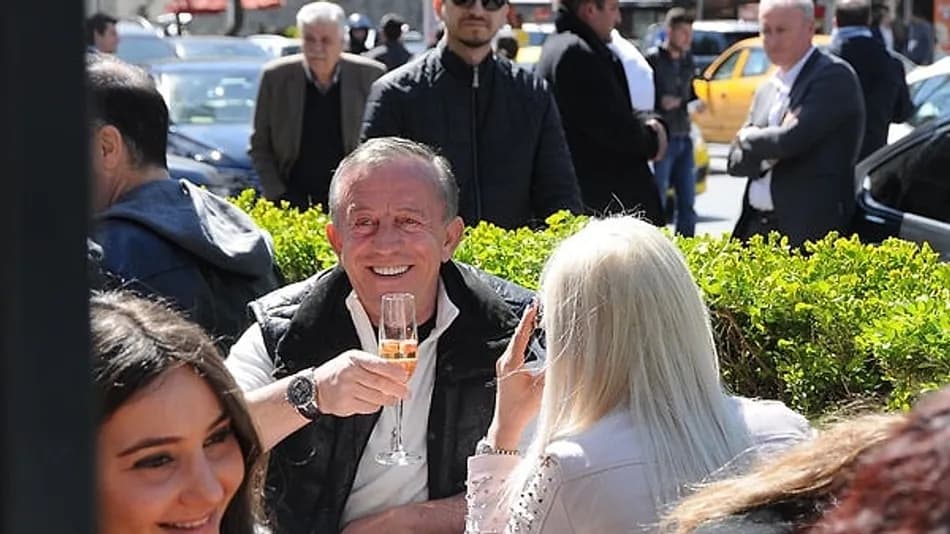 Ali Ağaoğlu, uzun aranın ardından ödül gecesinde görüntülendi