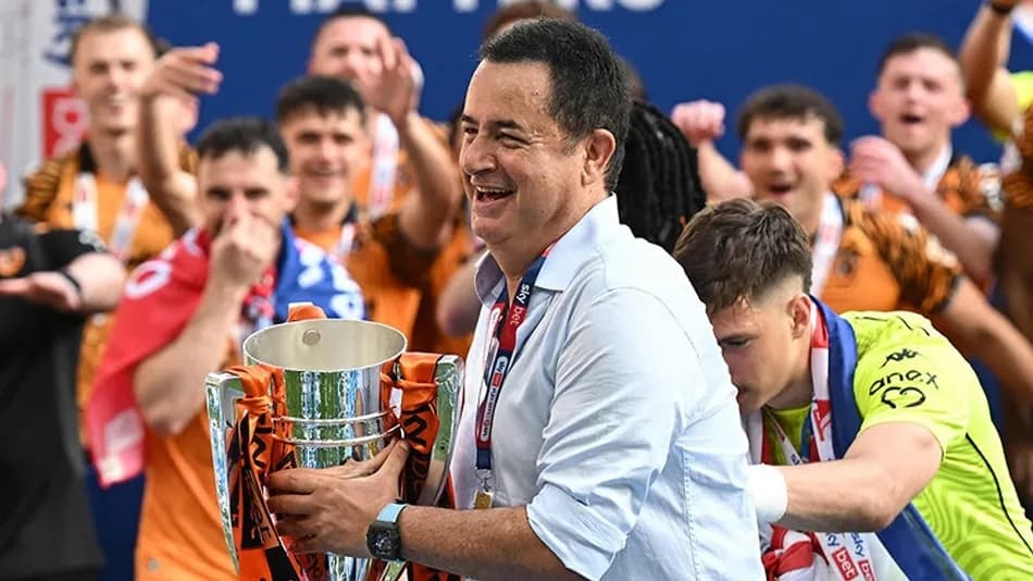 Acun Ilıcalı, Hull City’ye verdiği Premier Lig primini nasıl unuttuğunu anlattı