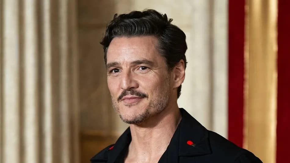 Pedro Pascal'ın uçakta çekilen fotoğrafı sosyal medyada gündem oldu