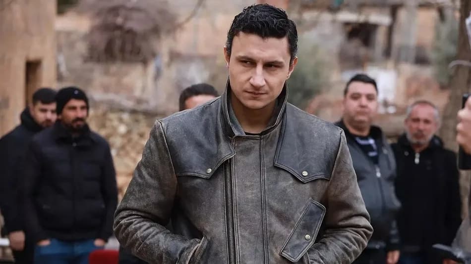 Uzak Şehir'de İpek ve Demir karakterlerinin durumu henüz netleşmedi