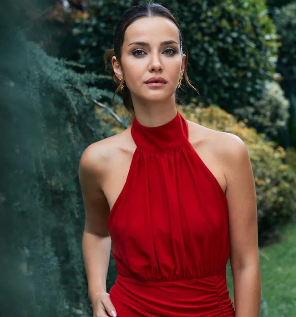 İrem Helvacıoğlu ile Ural Kaspar'ın düğün gününe ait görüntüleri yeniden gündeme geldi