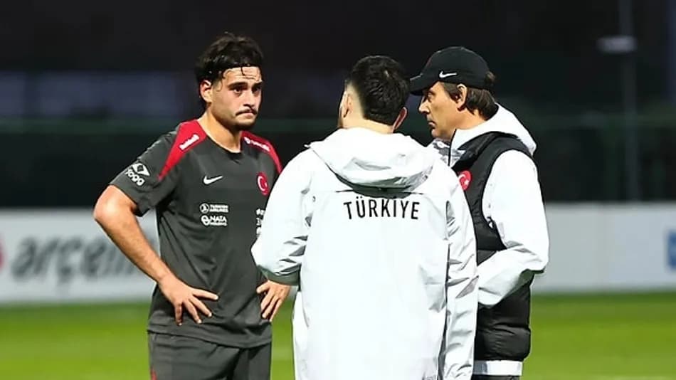 Aral Şimşir ve Demir Ege Tıknaz Milli Takım Kampından Ayrıldı