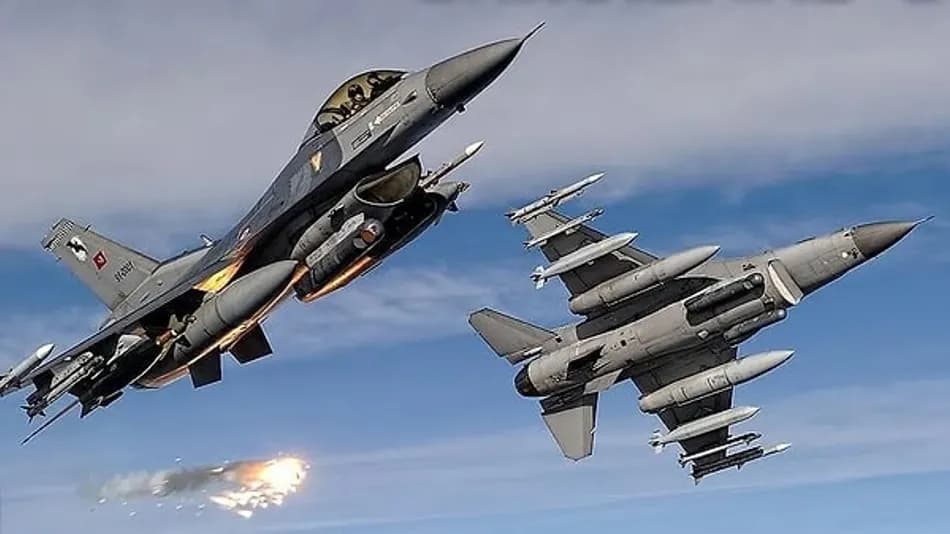 Türk Hava Sahasında 7500 Alarmı: F-16’lar Havalandı