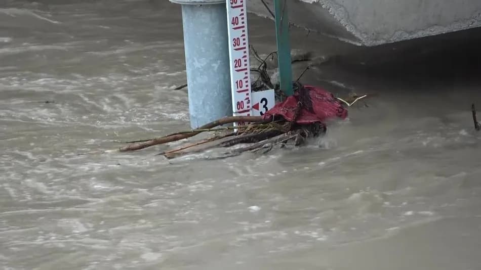 Tokat ve Amasya'da taşkın riski nedeniyle tahliye ve okul tatili kararları alındı