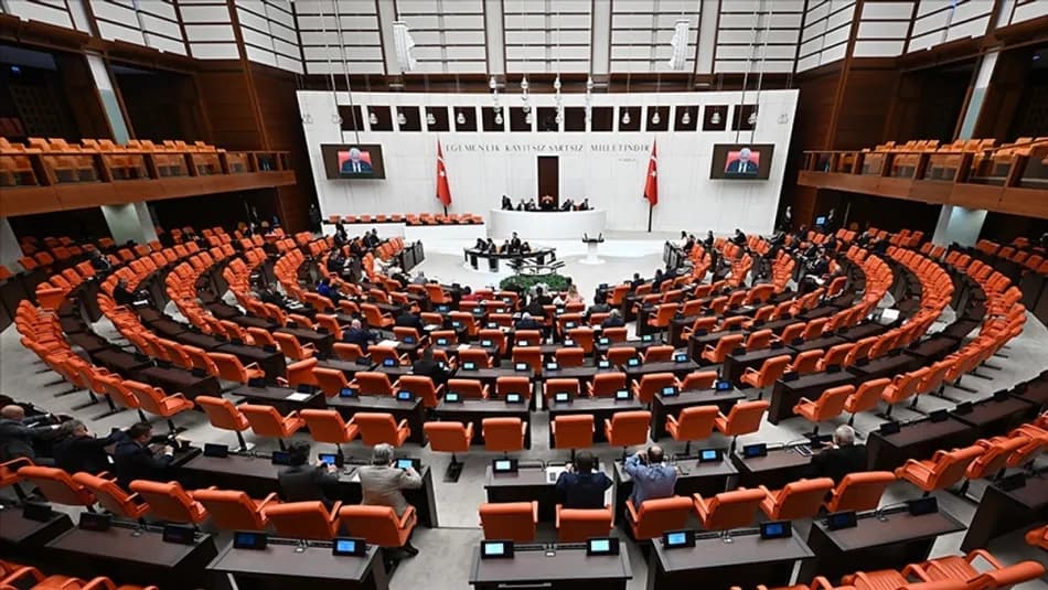 Doğum iznini 24 haftaya çıkaran teklif bu hafta TBMM gündemine geliyor