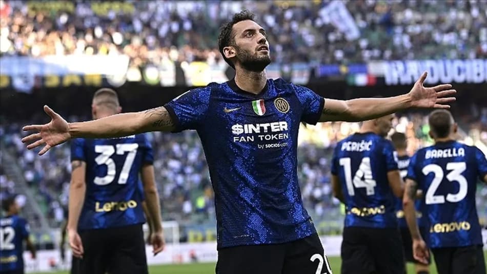 Hakan Çalhanoğlu'nun sezonu kapattığı iddia edildi