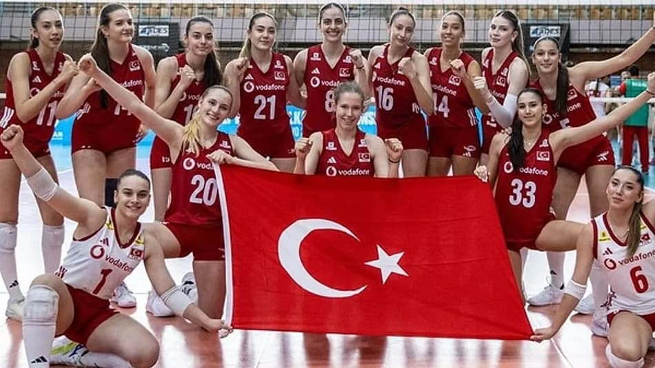 Türk kadın voleybolunda 24 saatte 3 uluslararası kupa