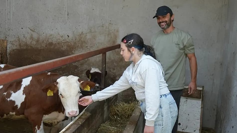 Karasu Ailesi Kızları Ela İçin İstanbul’dan Köye Taşındı