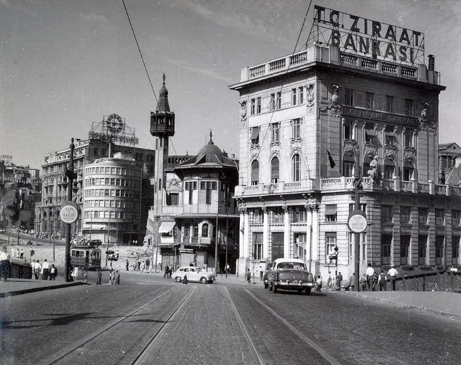 Karaköy'deki Merzifonlu Kara Mustafa Paşa Camii aslına uygun şekilde yeniden inşa ediliyor