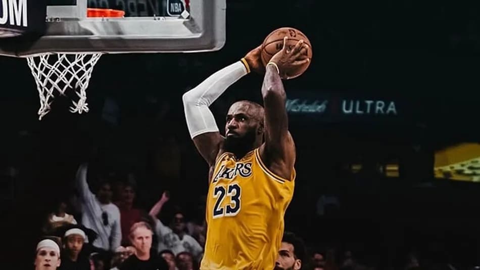 LeBron James Philadelphia 76ers ile anlaştı iddiası