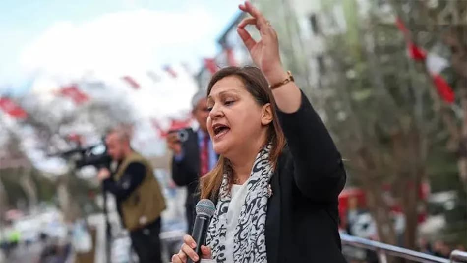 Burcu Köksal, Özgür Özel ile mesajlaşmasına ilişkin iddialarda bulundu