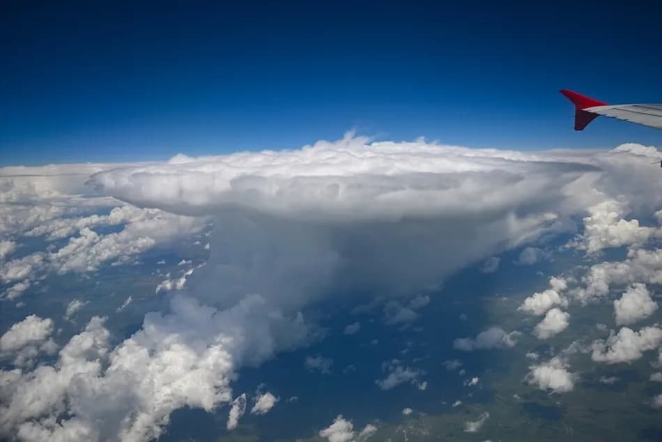 Van semalarında görülen kümülonimbus bulutları dikkat çekti