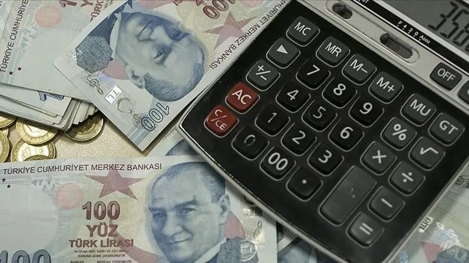 Özgür Erdursun, 3 aylık enflasyon verileriyle emekli ve memur zammını hesapladı
