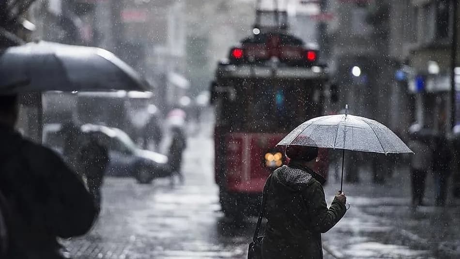 AKOM’dan İstanbul için gök gürültülü sağanak uyarısı