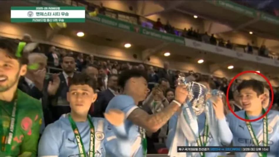 İngiltere'deki kupa törenlerinde Asyalı futbolcuların ekrana gelmemesi tartışma yarattı