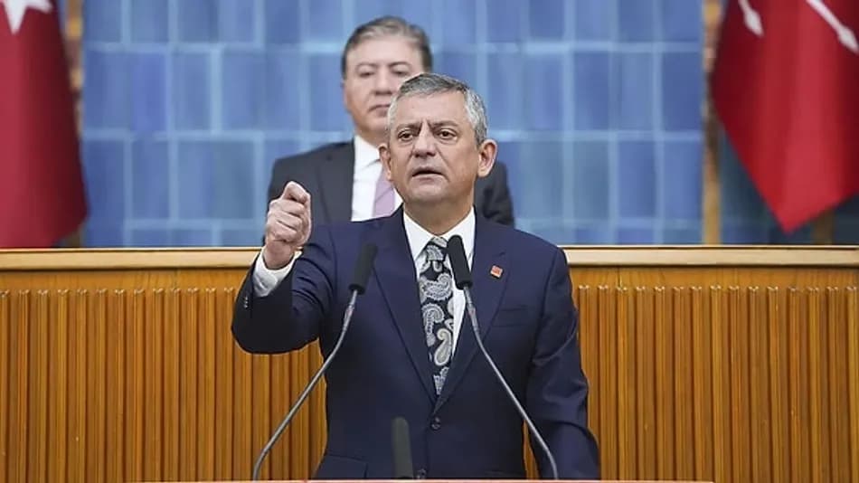 CHP Grup Toplantısı Krizi: Özel ve Kılıçdaroğlu Cephesi Karşı Karşıya
