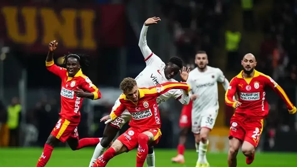 Gençlerbirliği, Galatasaray'ı 2-0 yenerek Türkiye Kupası'nda yarı finale yükseldi
