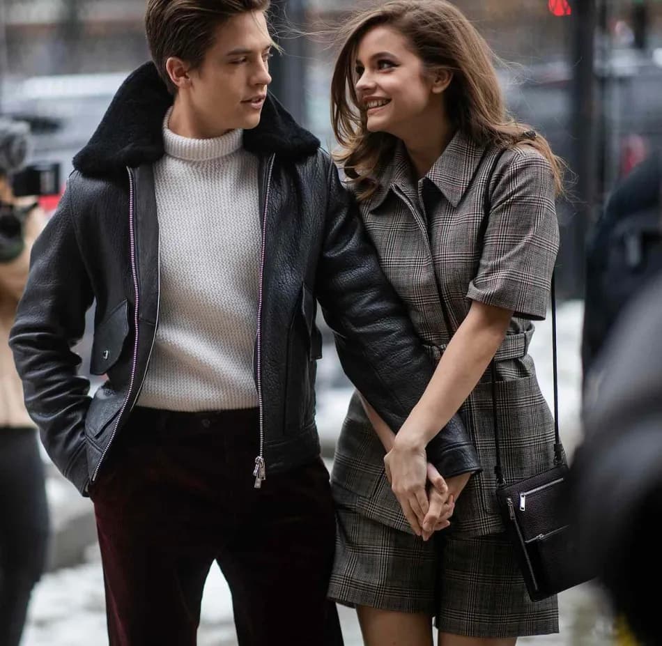 Barbara Palvin ve Dylan Sprouse ilk bebeklerini beklediklerini duyurdu