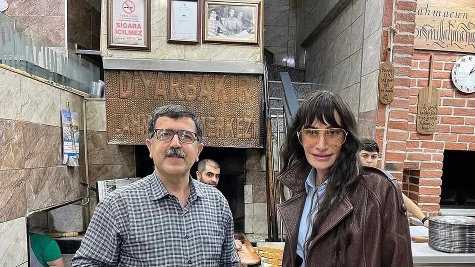 İrem Derici, kendisini Sıla Gençoğlu'na benzeten paylaşımı tiye aldı