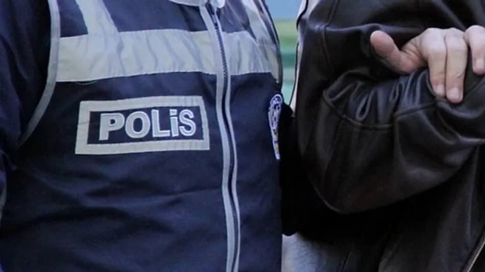 Ünlülere Operasyon: Beren Saat ve Kenan Doğulu Gözaltında