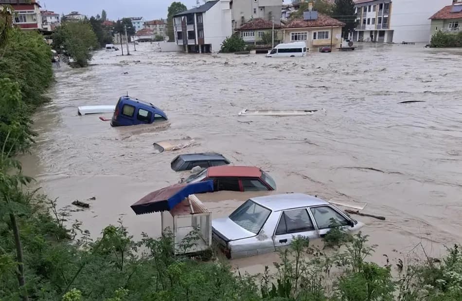 Samsun’un Havza ilçesinde sel nedeniyle okullar tatil edildi
