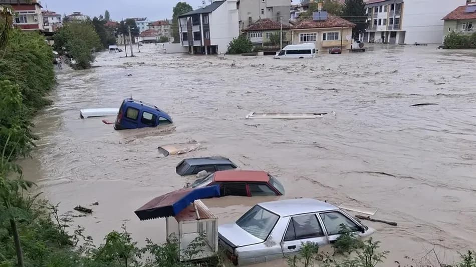 Samsun’un Havza ilçesinde sel nedeniyle okullar tatil edildi