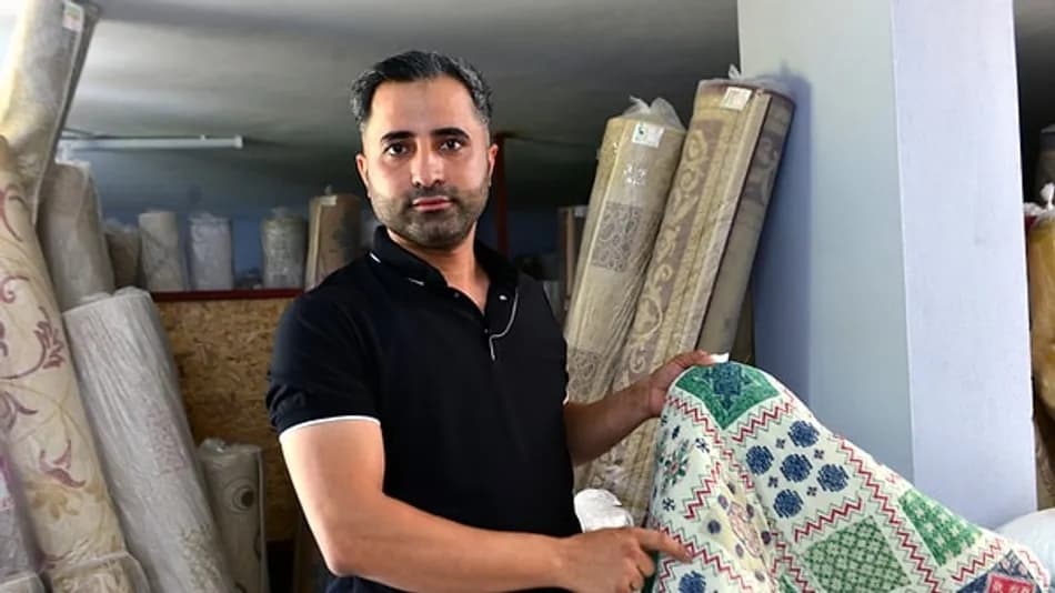 Adana’da Battaniyeden Çıkan Parayı Sahibine Teslim Etti