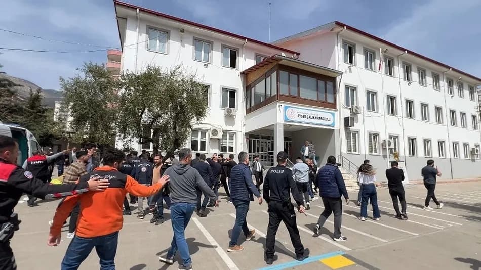 Kahramanmaraş’taki okul saldırısının ardından saldırgan öğrencinin babası gözaltına alındı