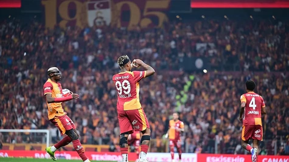 Galatasaray, Antalyaspor'u 4-2 yenerek şampiyon oldu