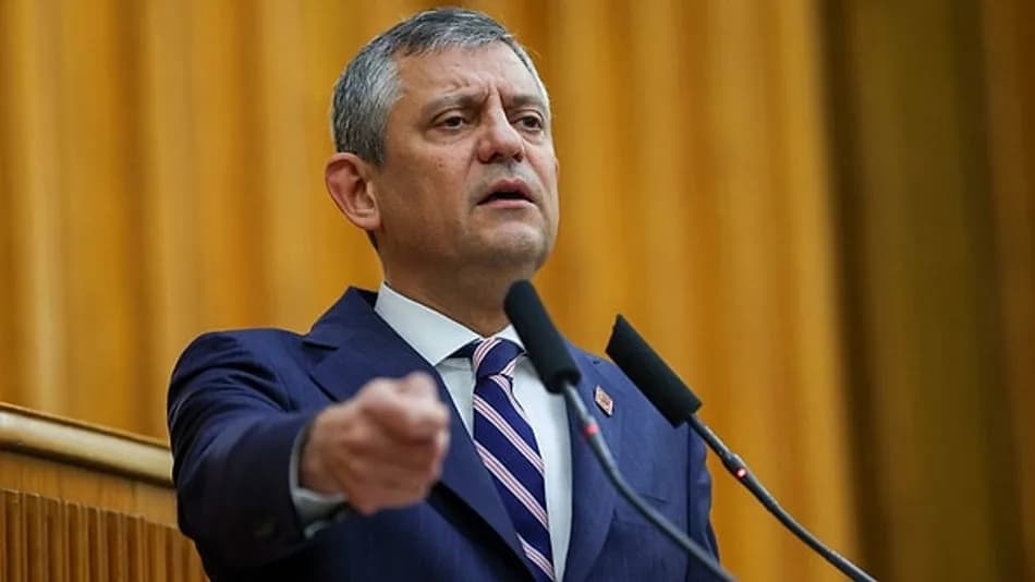 Özgür Özel TBMM’de CHP Grubu’na veda konuşması yaptı