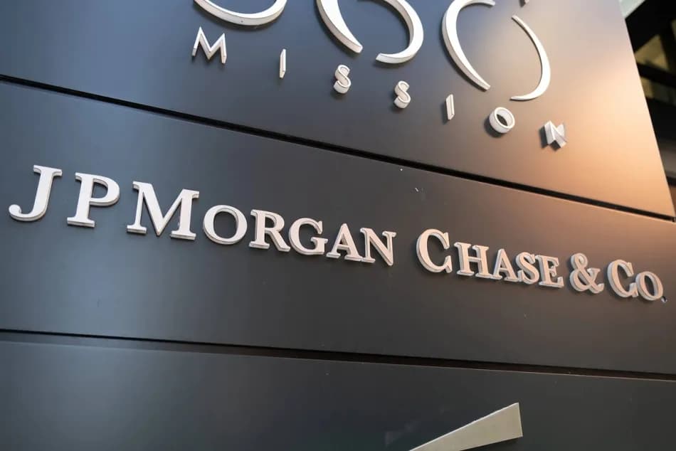 JPMorgan yöneticisi Lorna Hajdini hakkında cinsel taciz ve ırkçılık iddialarıyla dava açıldı
