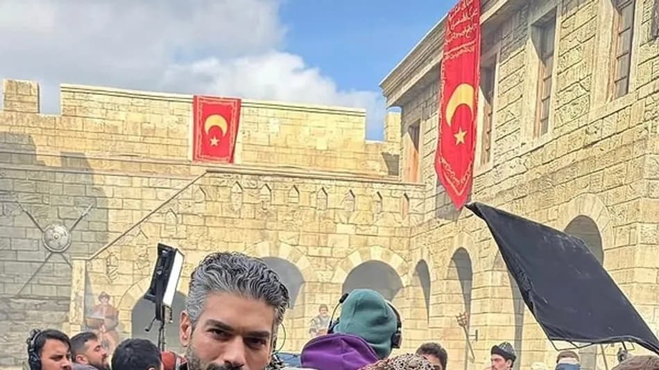 Şükrü Özyıldız ve Cemre Gümeli'den Kuruluş Orhan paylaşımı