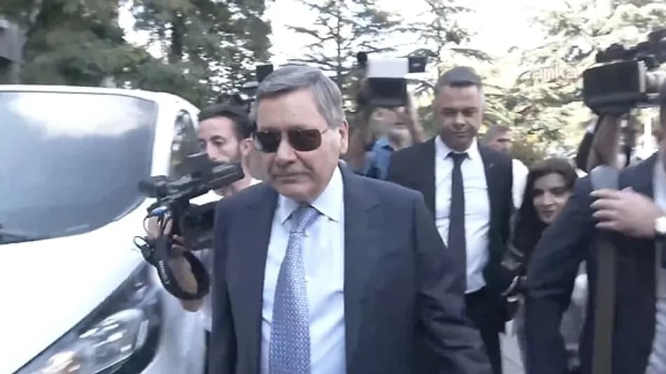 Melih Gökçek’in adliyeye sakızla girmesine açıklama