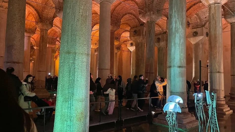 Yerebatan Sarnıcı'nda 1 liralık giriş uygulaması sonrası yoğunluk yaşandı