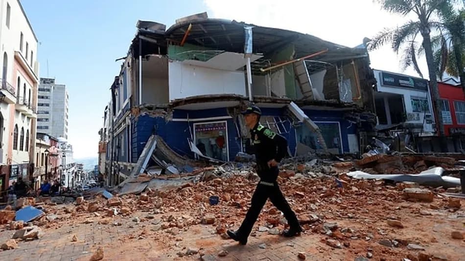 Kolombiya’da 7,4 Büyüklüğünde Deprem: En Az 21 Ölü