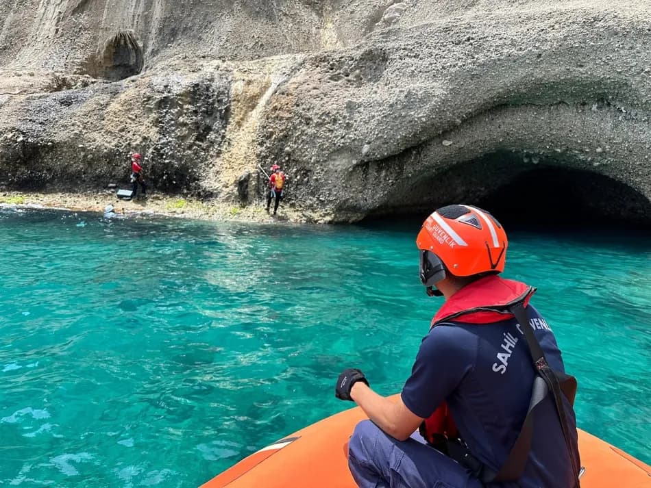 Kemer’de Akdeniz foklarının yaşadığı mağaranın girişi korumaya alındı