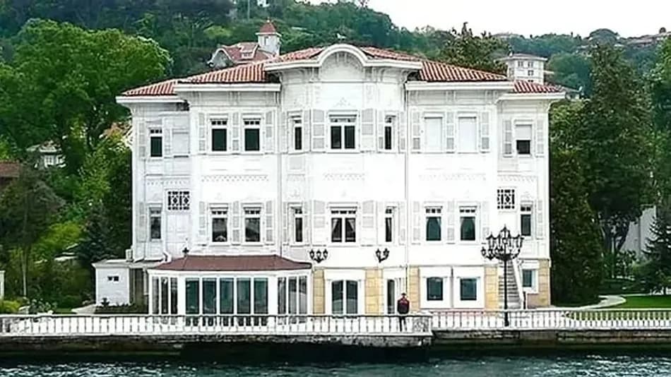 Süreyya Yalçın’ın Mirasçısı Olduğu Yalı Satışta
