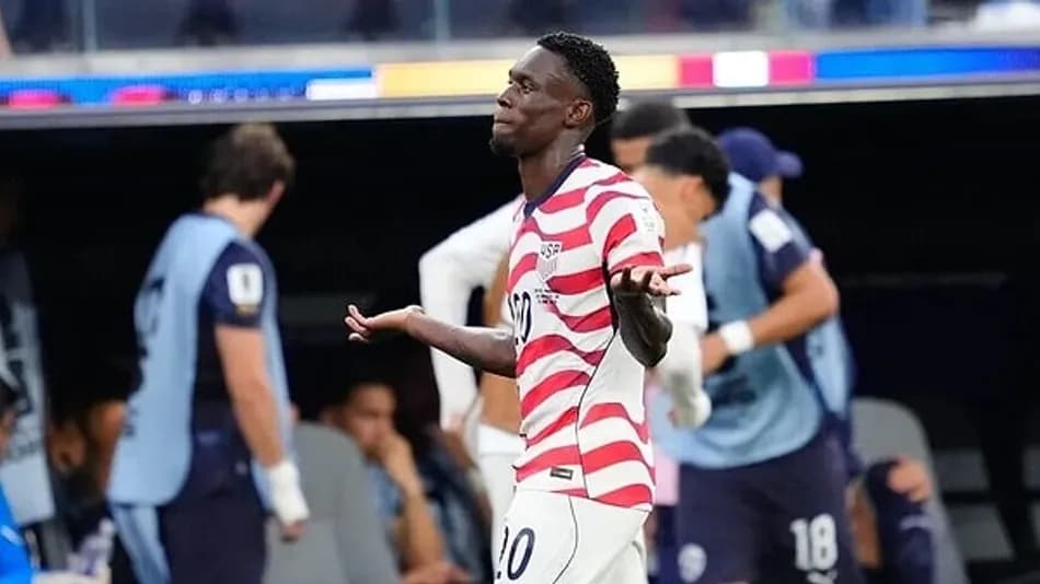 Trump’ın Balogun kırmızı kartı için FIFA ile görüşmesi tartışma yarattı