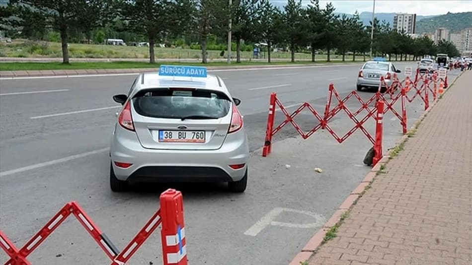 KDK'den güneşe çıkamayan sürücü adayı için akşam sınavı kararı