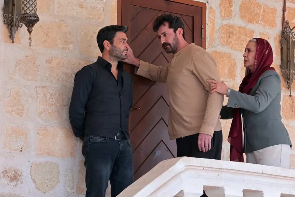 Uzak Şehir'de Nare karakteriyle ilgili ayrılık iddiaları gündeme geldi