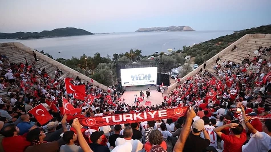 Kaş Antiphellos Antik Tiyatrosu’nda Dünya Kupası heyecanı