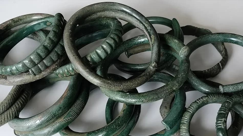 Polonya’da 2 bin 500 yıllık bronz hazine bulundu