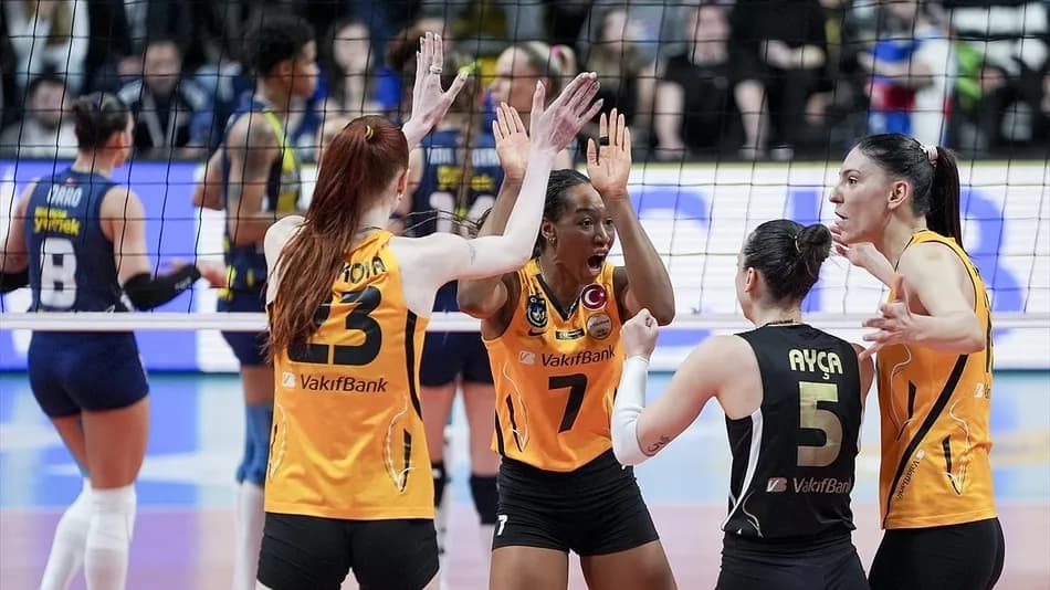 VakıfBank, Sultanlar Ligi finalinde Fenerbahçe'yi geçerek şampiyon oldu